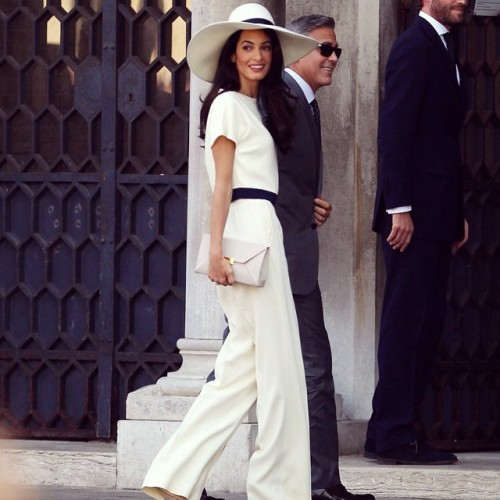 Can I marry her? #amalalamuddin #georgeclooney #clooney #style...