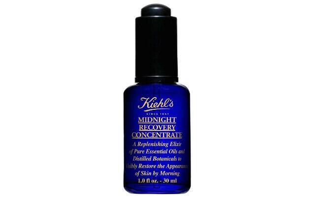 O sérum Midnight Recovery Concentrate, da Kiehl’s conta com o óleo essencial de lavanda para rejuvenescer a pele l R$ 174