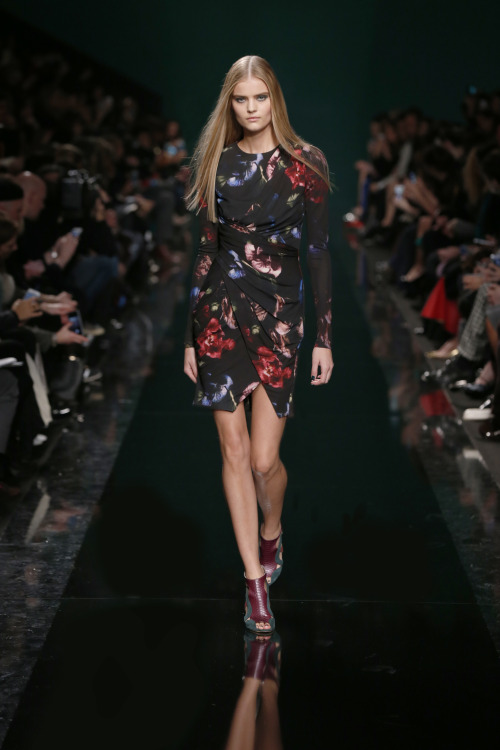 In The Spotlight: Floral print Fall Winter draped dress with an...