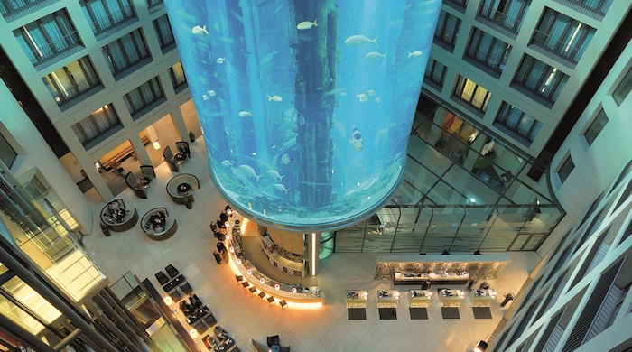 Самый большой аквариум в Radisson SAS Hotel Berlin