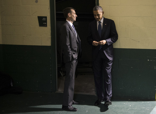 David Plouffe, (L) chats with President Barack Obama backstage at BankUnited Center at the University of Miami in Coral Gables, Florida, on Thursday, October 11, 2012.