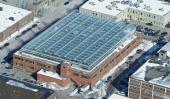 MONTREAL. Vista aérea del vivero instalado en el techo de una fábrica (Lufa).