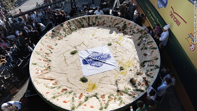 Israelis set the record for the largest plate of hummus in January 2010, cooking some 4,082 kilos of the stuff. A few months later, Lebanon responded with a humongous 10,450-kilo dish. 