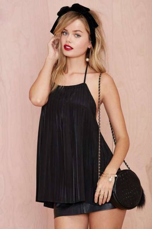 Nasty Gal If You Pleat Halter Top - Black by Nasty Gal...