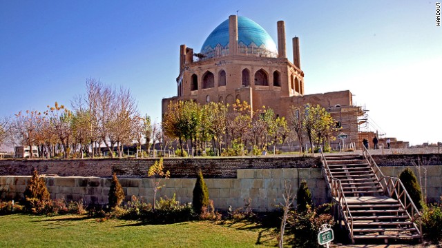 A UNESCO World Heritage site in the northwestern province of Zanjan, the mausoleum of Oljaytu at <a href='http://ift.tt/1rH8ysn' target='_blank'>Soltaniyeh </a>is topped by one of the world's largest domes.