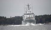 HMS KULLEN. En marcha en Namdo Bay, Suecia, este martes, en su quinto día de búsqueda de un buque extranjero sospechoso en el archipiélago de Estocolmo (AP).