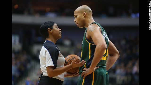 A former point guard for California State Polytechnic University-Pomona, Violet Palmer became the first female NBA referee in 1997.