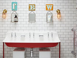 15 Bright Ideas for Kids’ Bathrooms (14 photos)