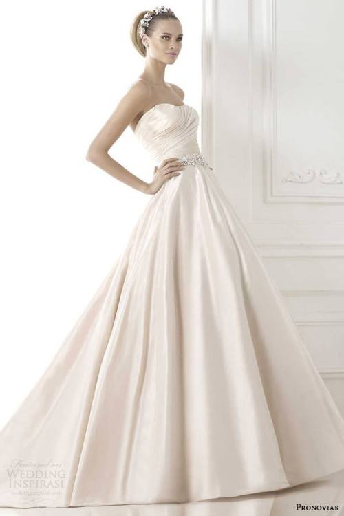 Pronovias Wedding Dress 2015 Pre-Collection - Glamour Bridal...