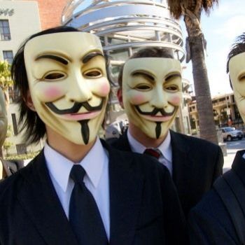 Lizard Squad 'hackers' under cyberattack! @AnonymousUK2015 takes the credit
