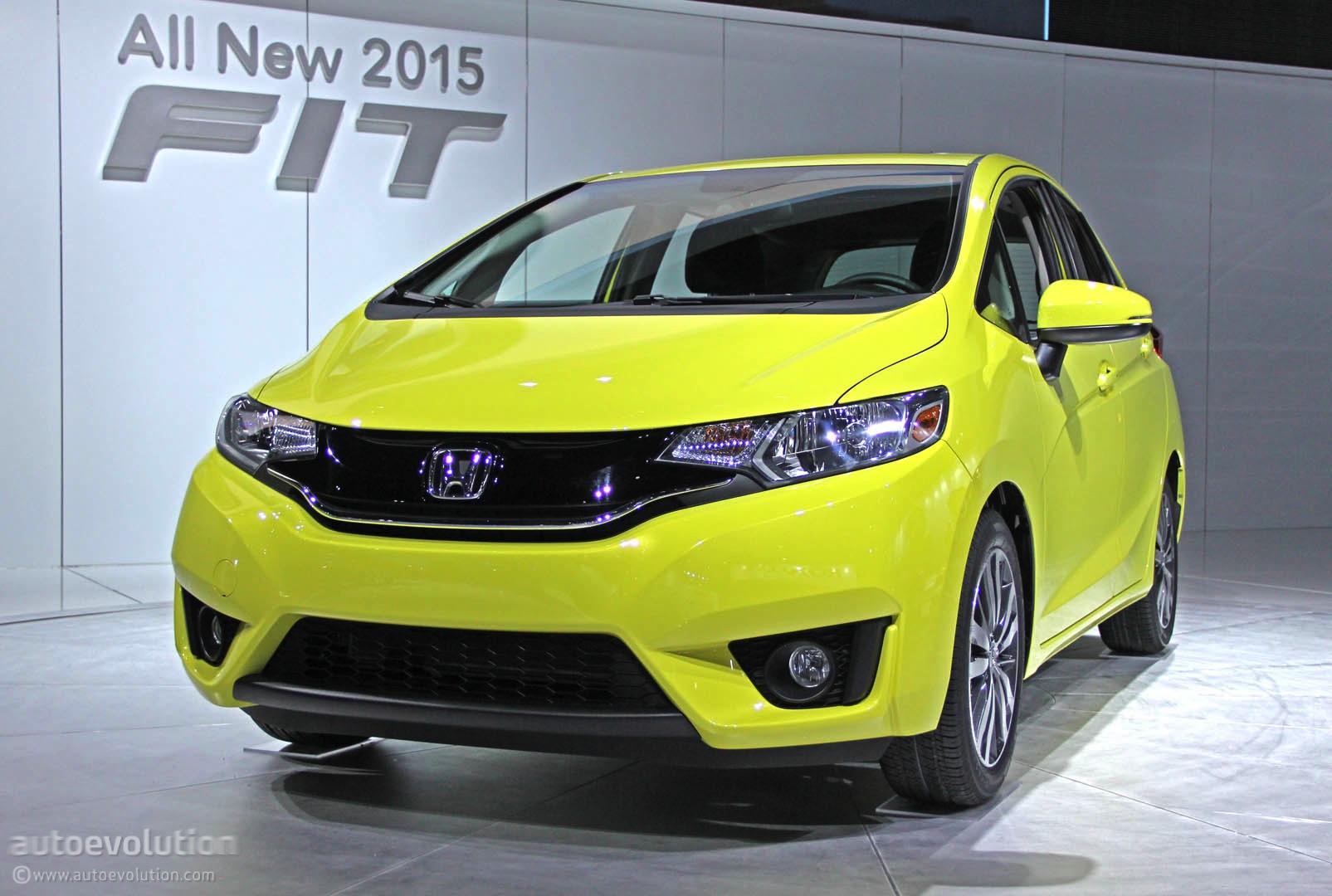 2015 Honda Fit Is a Cool New Urban Car for $15,525