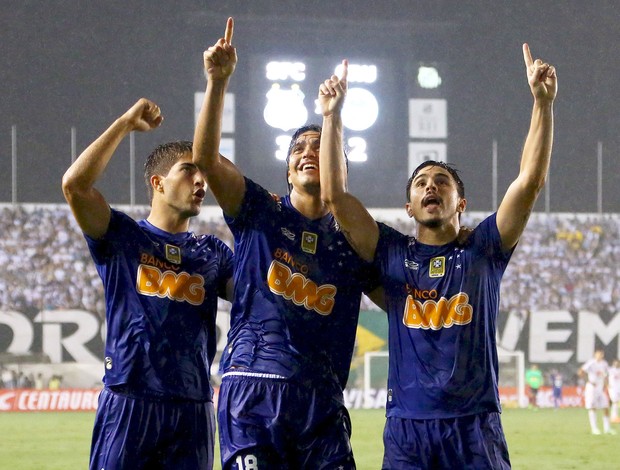 Jogadores gol Cruzeiro x Santos (Foto: Wagner Carmo / Vipcomm)