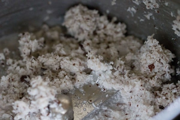 grated coconut for kadala curry