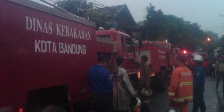 Toko Bahan Bangunan di Bandung Terbakar, Satu Orang Terluka