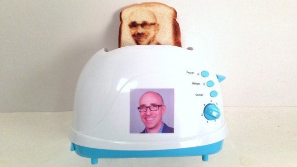Selfie-Toast-Funny-Toaster-that-Burns-your-Face-in-a-Loaf-of-Bread--590x332
