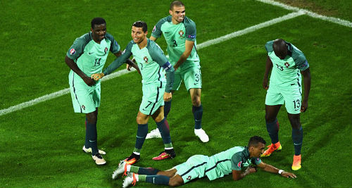 Ba Lan – Bồ Đào Nha: Chờ đồng đội “gánh” Ronaldo