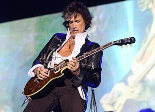 Aerosmith guitarist Joe Perry collapses while performing on stage 
