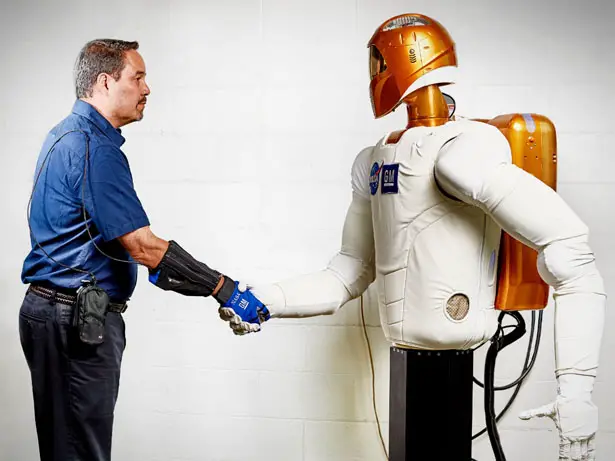 GM Nasa Space Robot Power Glove