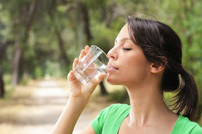 شرب الماء مفيد لتخسيس الكرش