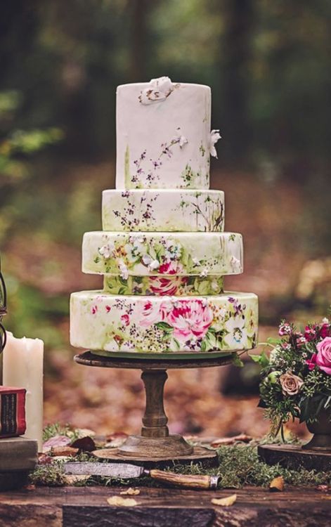 Floral prints on a wedding cake