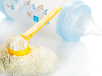 Retirada masiva de leches infantiles fabricadas en Francia por riesgo de salmonelosis