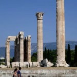 Fotos de Atenas en Grecia, Templo de Zeus Olimpico vertical