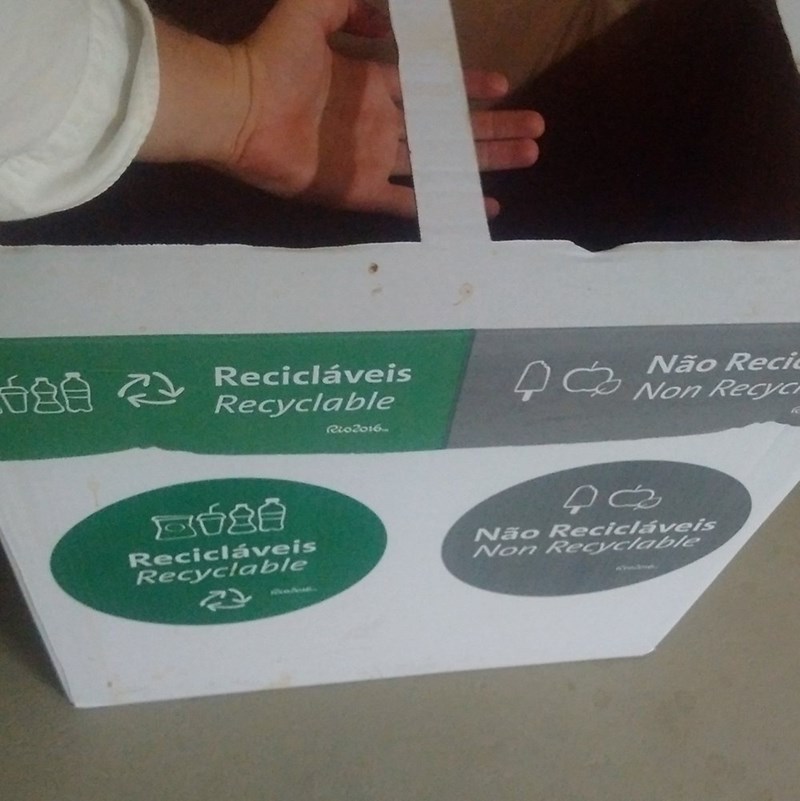 funny fail image rio olympics trash and recycle bins the same