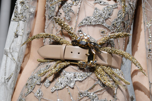Belt Focus A focus on the belts of the Haute Couture Autumn...