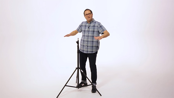 how to set-up a light stand