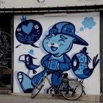 Fotos de Gante, ruta street art Bue the warrior azul y bici