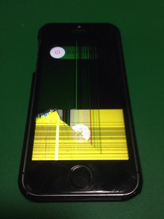 102_iPhone5Sのフロントパネル液晶割れ