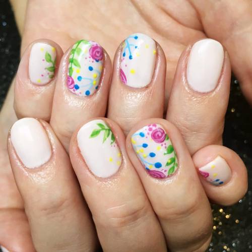 Delicate yet colorful floral spray for @rochelle.sue! Off-white...