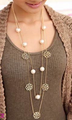 tips of wearing stylish long necklaces 