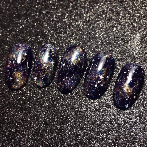 Gel galaxy nails are so fun and EASY! Here’s the set that...
