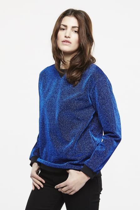 This attention-grabbing sweatshirt looks anything but lazy.