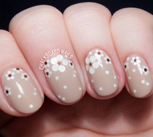 Pulling out this fall-ish floral manicure as the weather is...