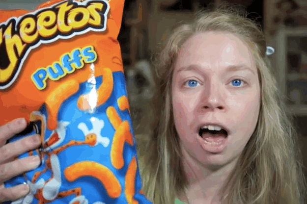 YouTuber Bunny Meyer aka grav3yardgirl took one of her commenter's suggestions and went on a mission to achieve ringlets using straight-up cheesy puffs.