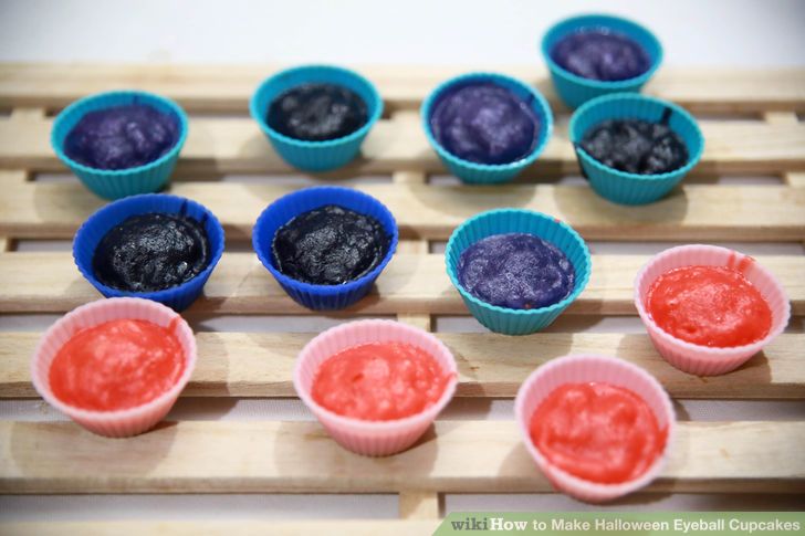 Make Halloween Eyeball Cupcakes Step 3.jpg