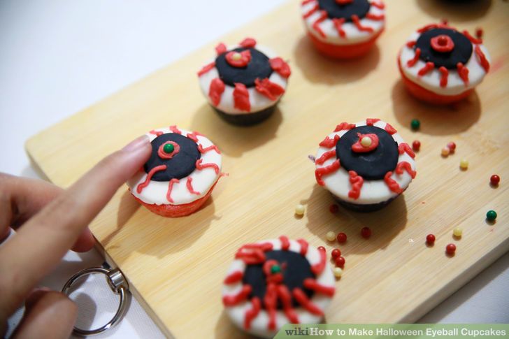 Make Halloween Eyeball Cupcakes Step 10.jpg