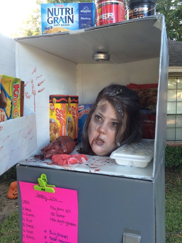 Scary costume fans everywhere, meet your Hallo-queen: Alicia Williams, a mom in Irving, Texas, who dressed up as a head in a freezer.