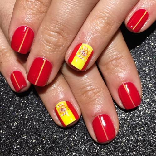 Spanish flag inspired nails for @panamaoxox! This was my first...