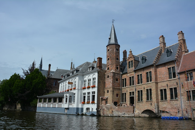Brugge canal tour