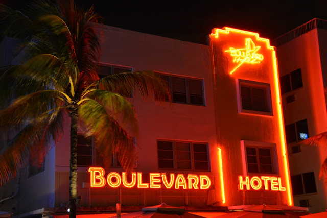 South Beach by Night Boulevard Hotel