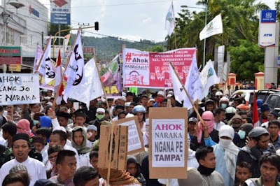 Ribuan Warga Poso Turun ke Jalan Tuntut Ahok Ditangkap