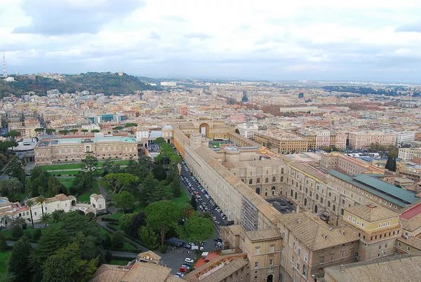 Los Museos Vaticanos desde la cúpula de la Basílica de San Pedro