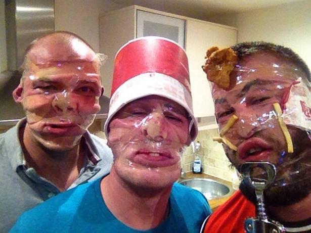 17 Selfies That Went To The EXTREME 1
