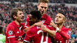 Chơi bùng nổ, Bayern Munich nghiền nát PSV