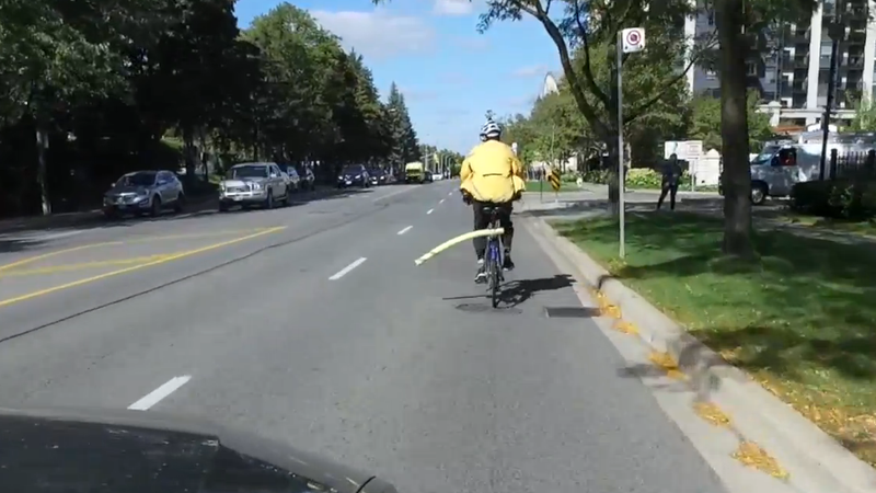 A Pool Noodle Isn't the Worst Way For Cyclists to Keep a Safe Distance From Cars