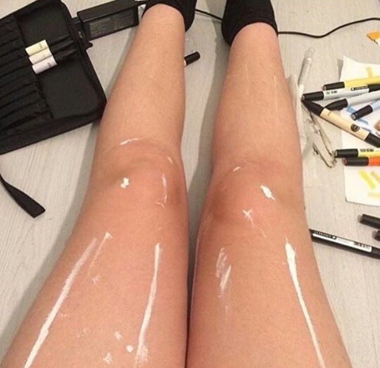 shiny legs optical illusion paint What's Making These Legs Look So Shiny?