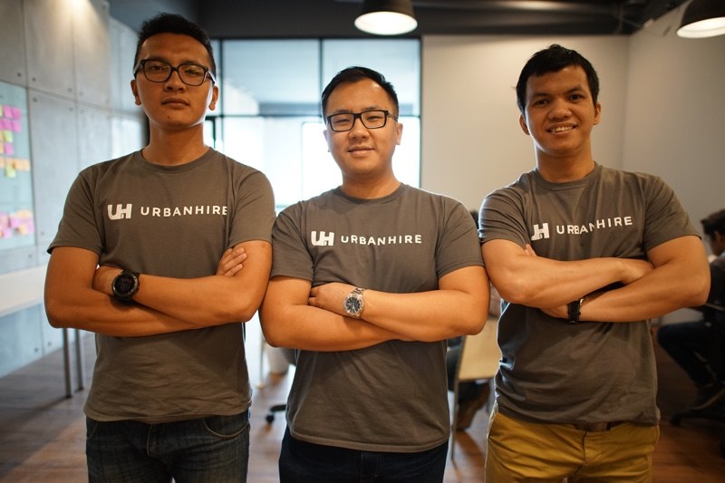 Urbanhire team, L to R: Jepri Sinaga, Benson Kawengian, and Hengki Sihombing. Photo credit: Tech in Asia Indonesia